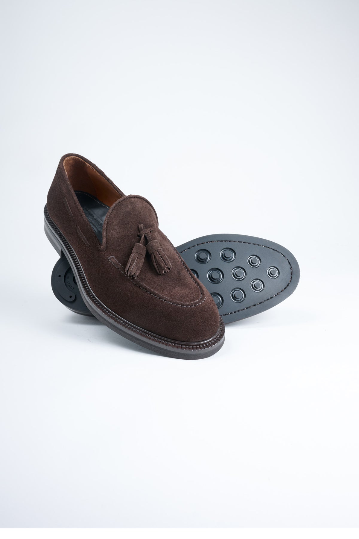 Mocassino con Nappine Scamosciato