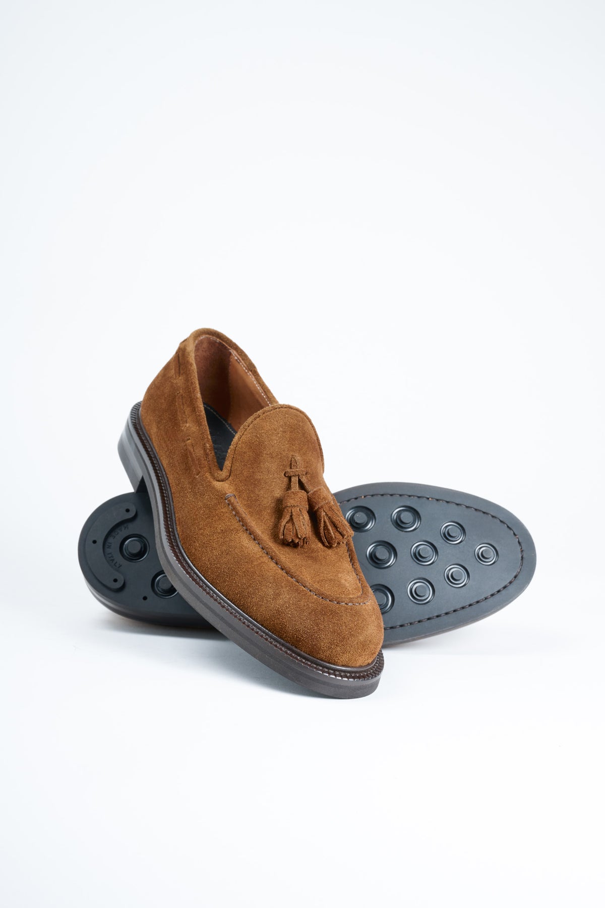 Mocassino con Nappine Scamosciato