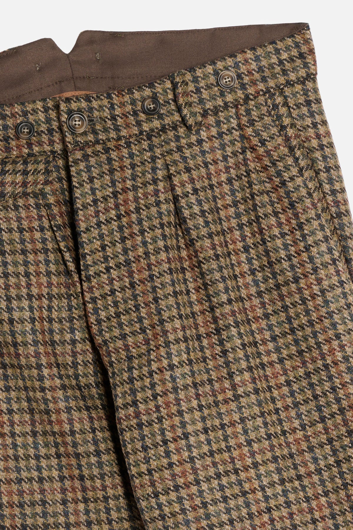 Dettaglio Pantalone John in Shetland Tweed beige con pied de poule, pinces, tasche e bottoni per bretelle