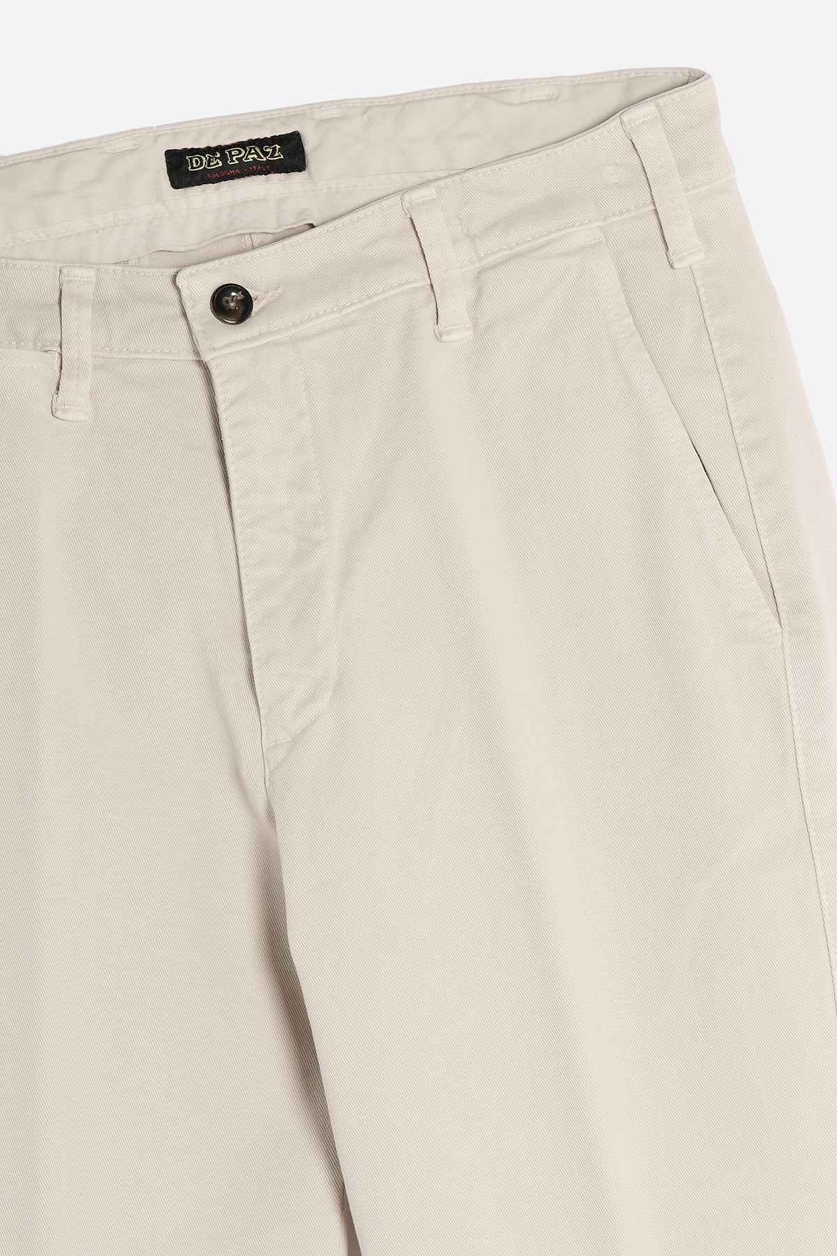 Dettaglio Pantalone Chinos De Paz in cotone invernale avorio con tasca e bottone