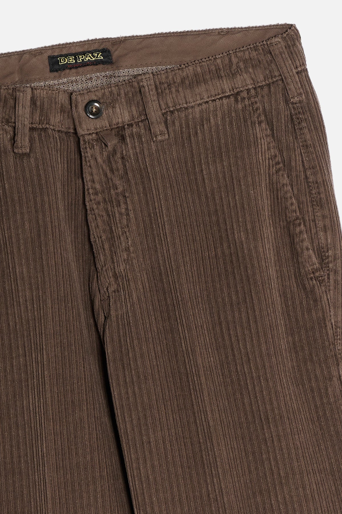 Dettaglio Pantalone Chinos marrone in velluto rocciatore a coste larghe e sottili