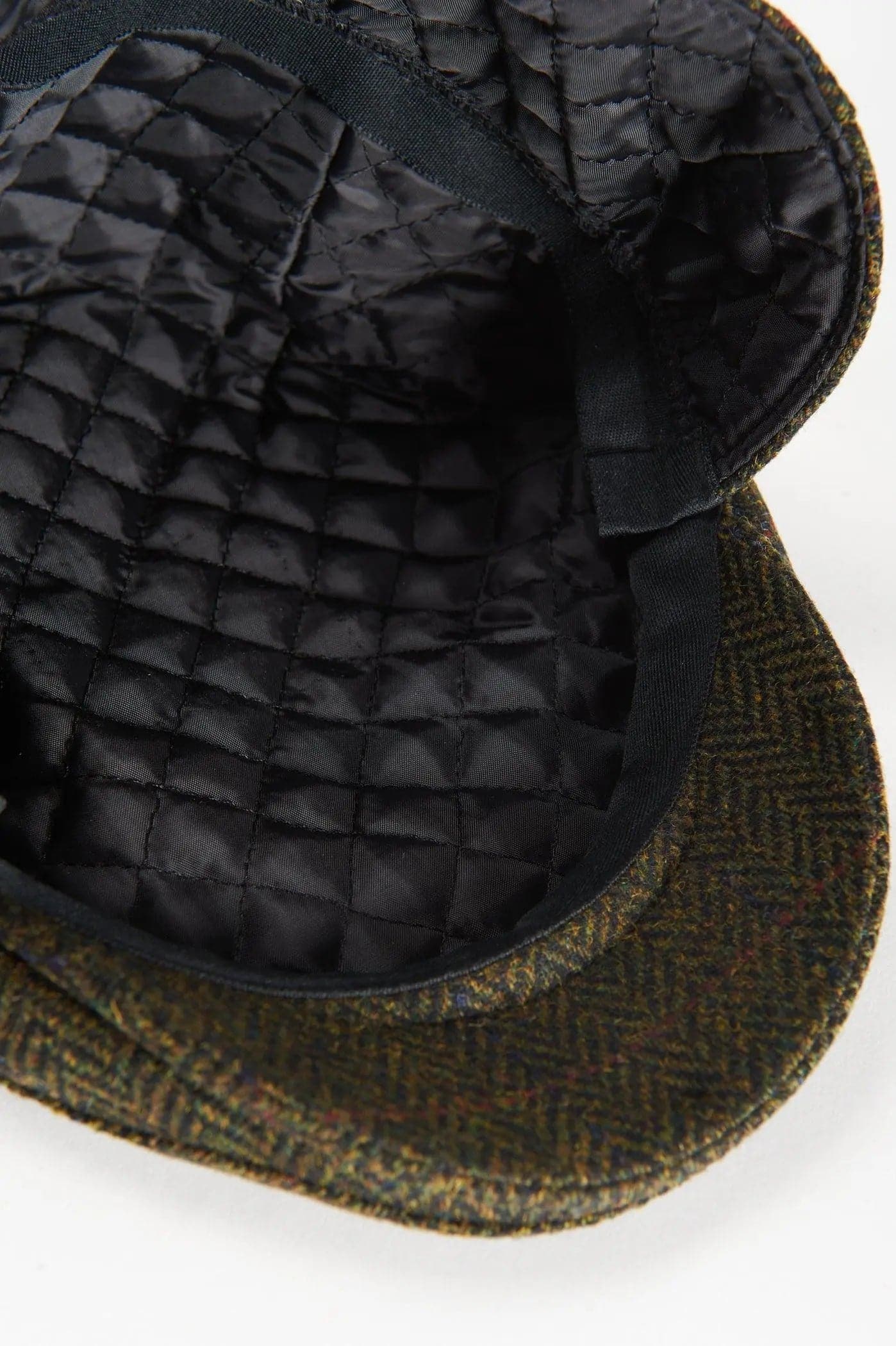 Cap paraorecchieChe tu stia cercando un look casual o un look di tendenza, questo berretto con paraorecchie realizzato in lana darà alla tua testa un comfort eccezionale! Il suo desDE PAZ